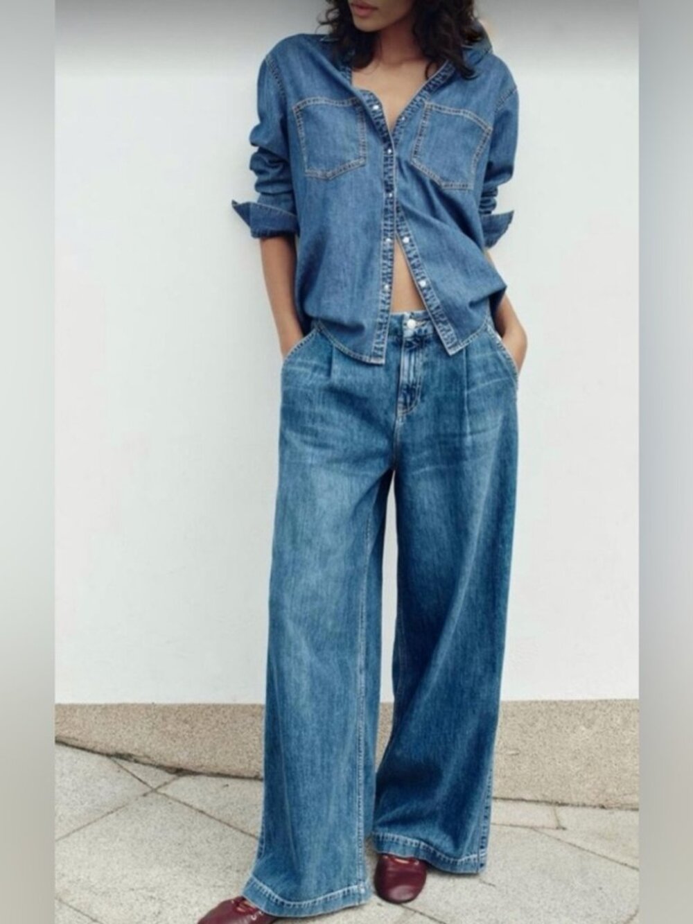 ZARA Z1975 Pleated Wide Leg Mid-Rise Jeans Medium Wash Blue Size 4